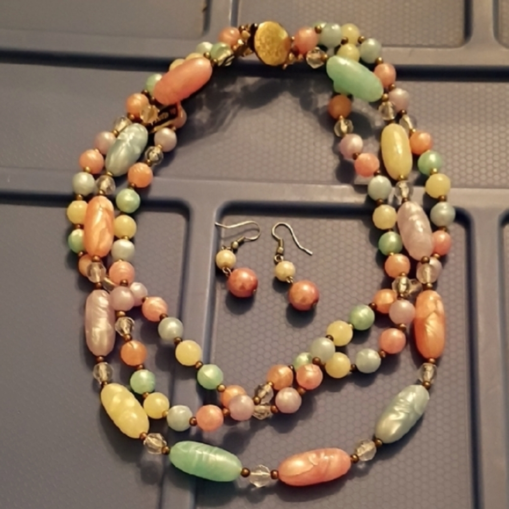 Genuine Lucite Beautiful Pastel 3-Strand Beaded Necklace With 2 Matching Earring